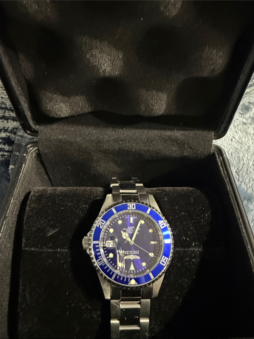 New Invicta Men's Blue Stainless Steel Dive Watch. Classic bold look